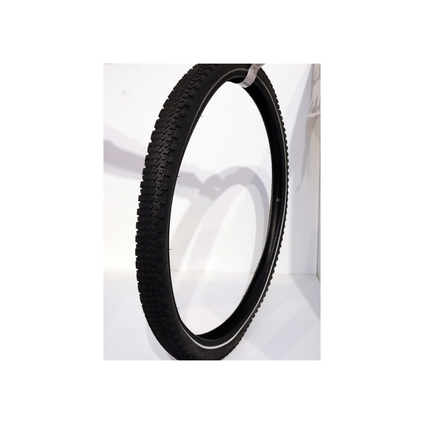 Däck bike attitude 27 x 2,10 svart reflex antipuncture | SKU:22227210-3R | 22227210-3r.jpg