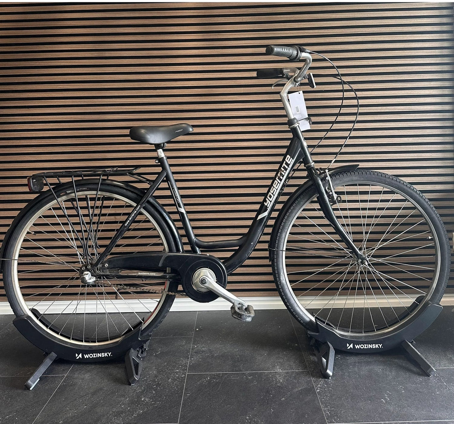Yosemite Damcykel 28 tum 3-växlad 51 cm - Svart