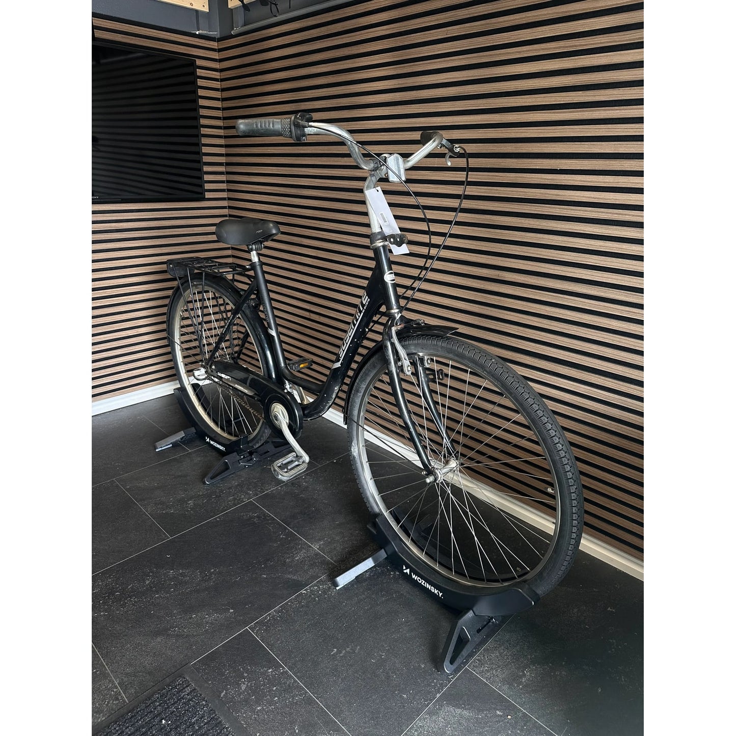 Yosemite Damcykel 28 tum 3-växlad 51 cm - Svart